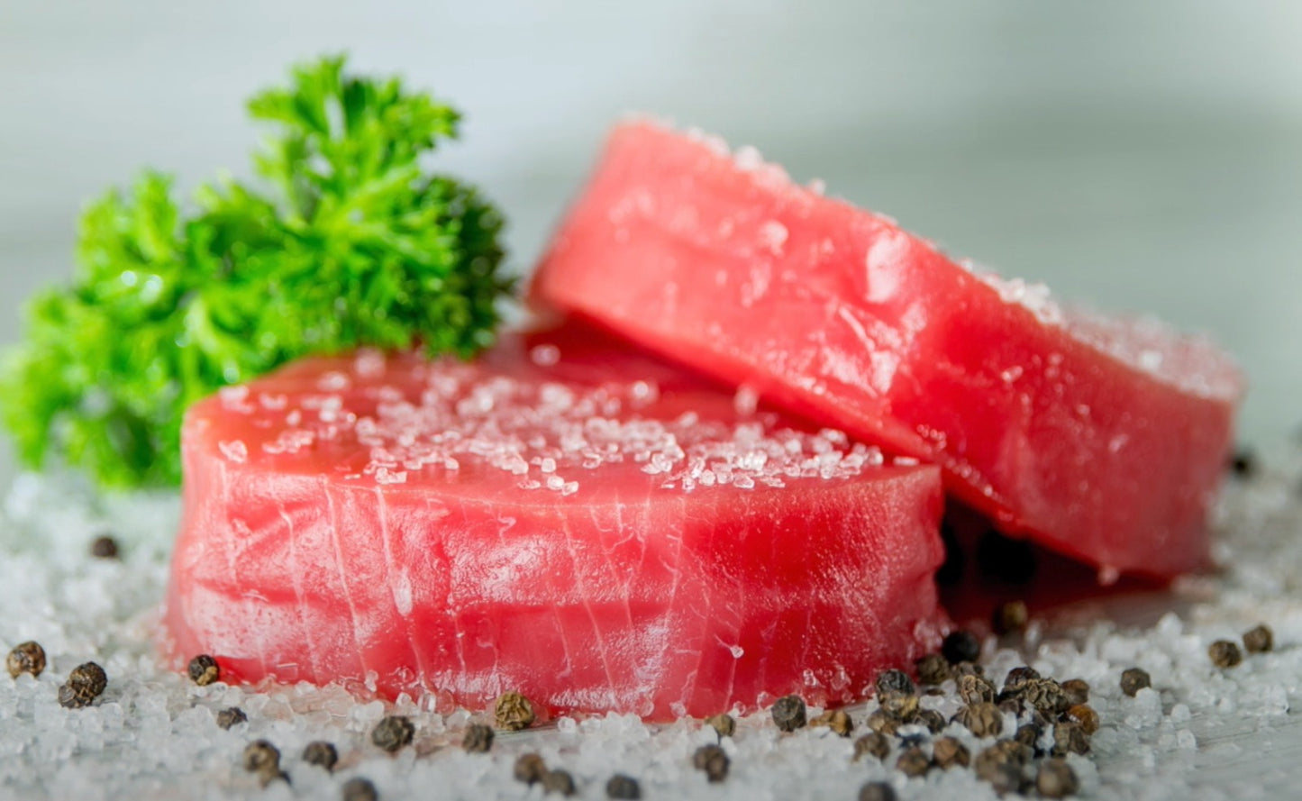 Yellowfin tuna steak portion – 8 oz cut, premium sushi-grade fish